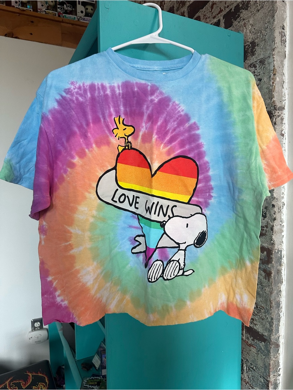 Size L Peanuts “Love Wins” Crop Top